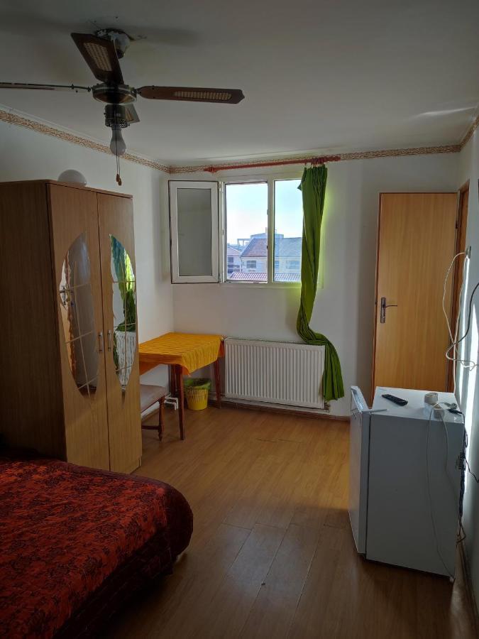 Hostel Emy Camere Cu Baie Proprie Aproape De Plaja 3 Papuci Констанца Екстериор снимка